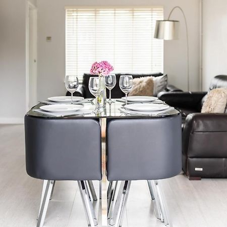 Lovely House In Welwyn With Garden And Off Road Parking Welwyn Garden City Extérieur photo