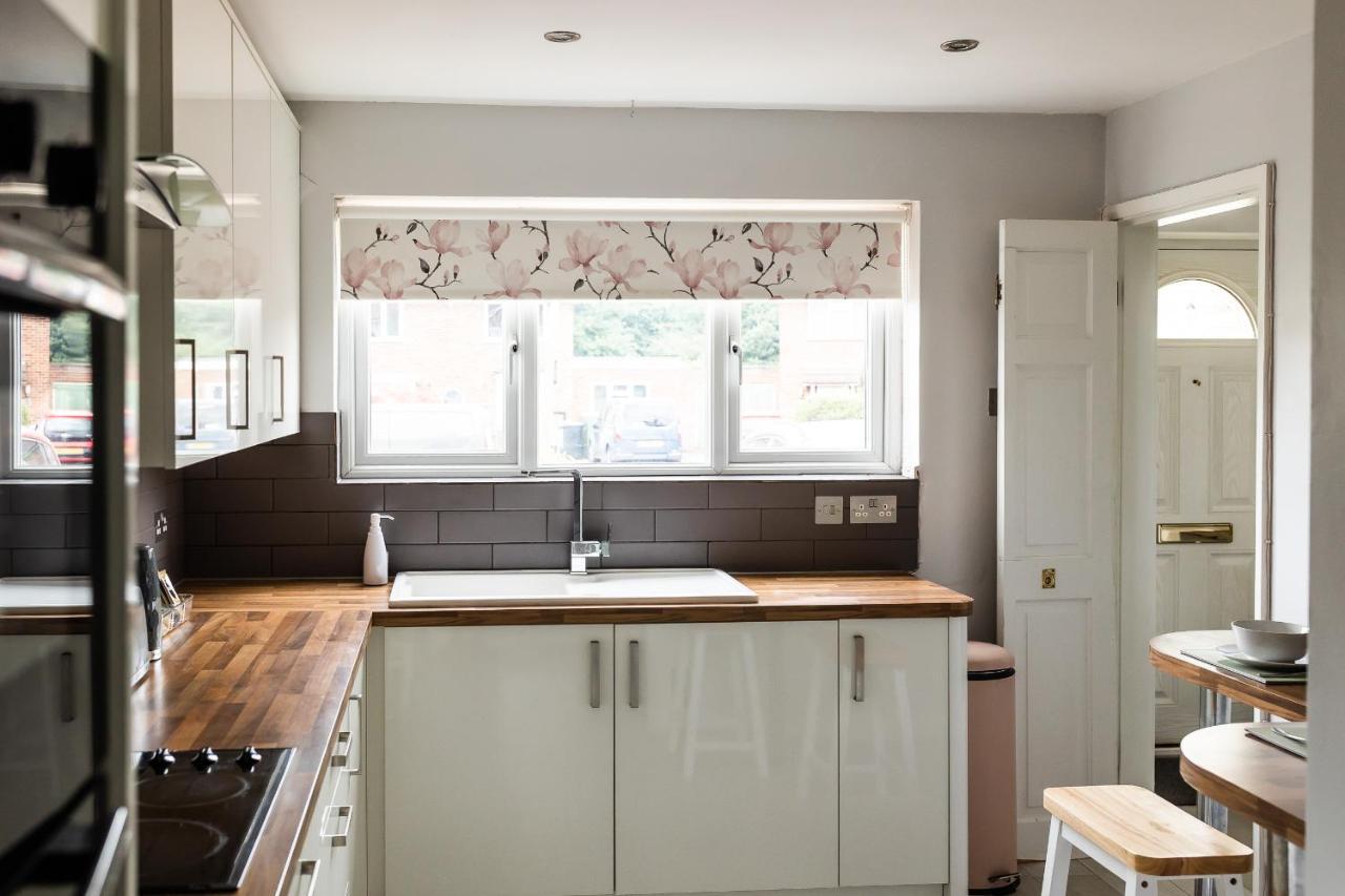 Lovely House In Welwyn With Garden And Off Road Parking Welwyn Garden City Extérieur photo
